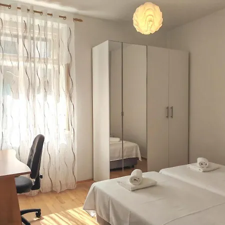 Stella Maris, In The Center * سبليت