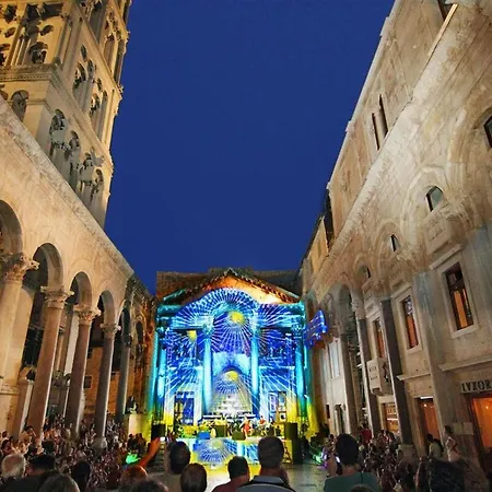 Stella Maris, In The Center * سبليت