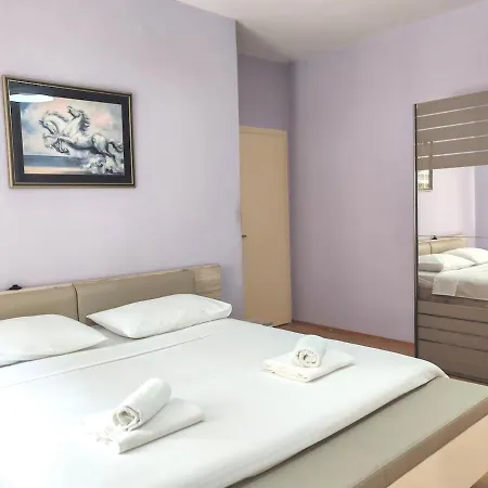 Stella Maris, In The Center *