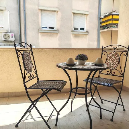 Stella Maris, In The Center Σπλιτ